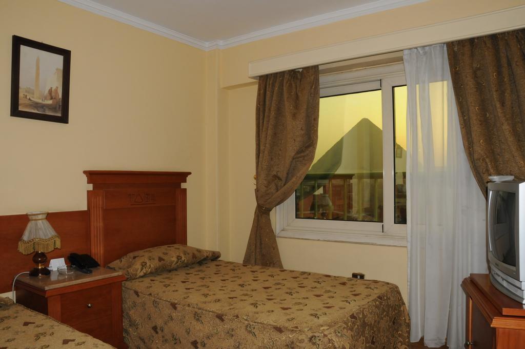 Tiba Pyramids Hotel Giza Oda fotoğraf